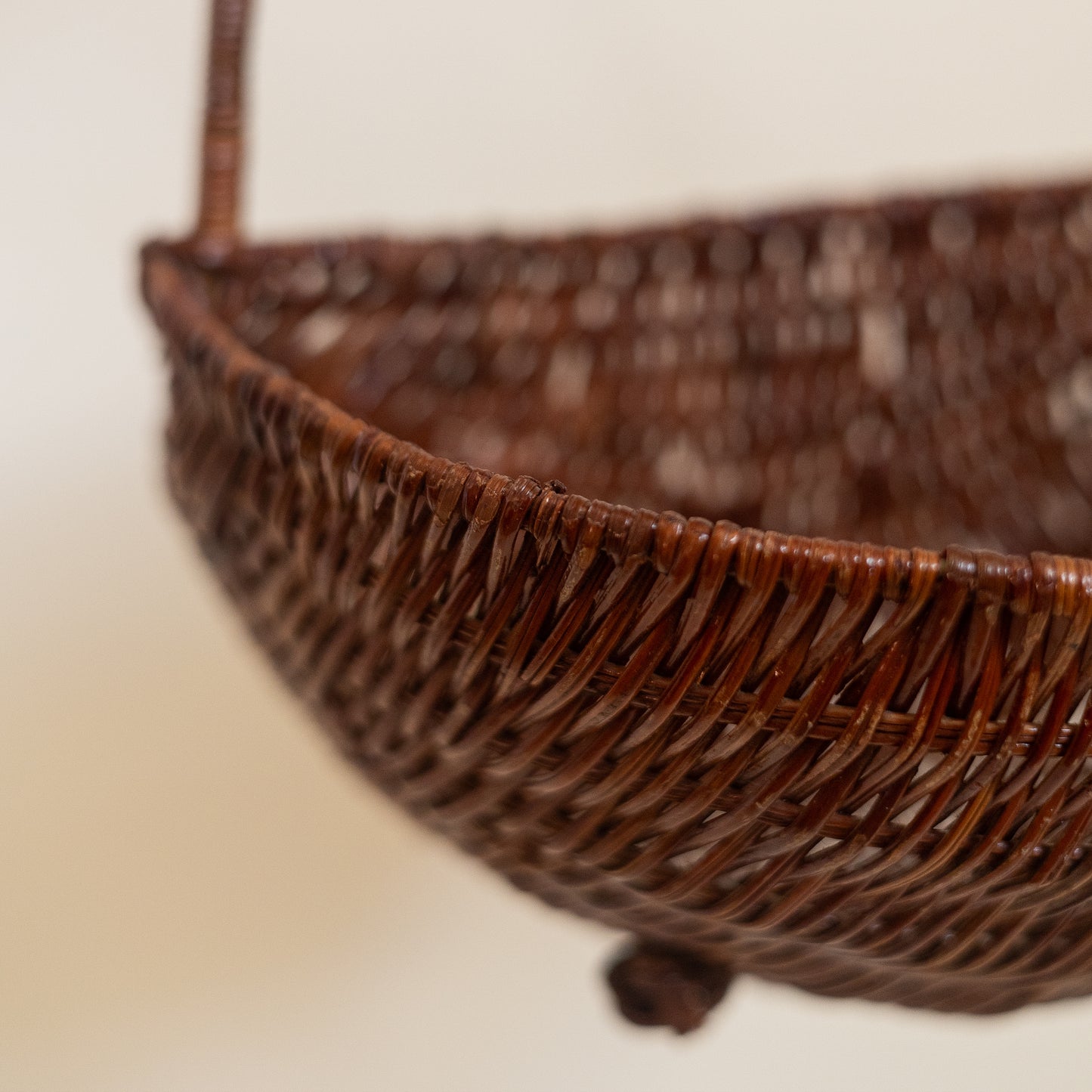 Dark Weave Hanging Wall Basket