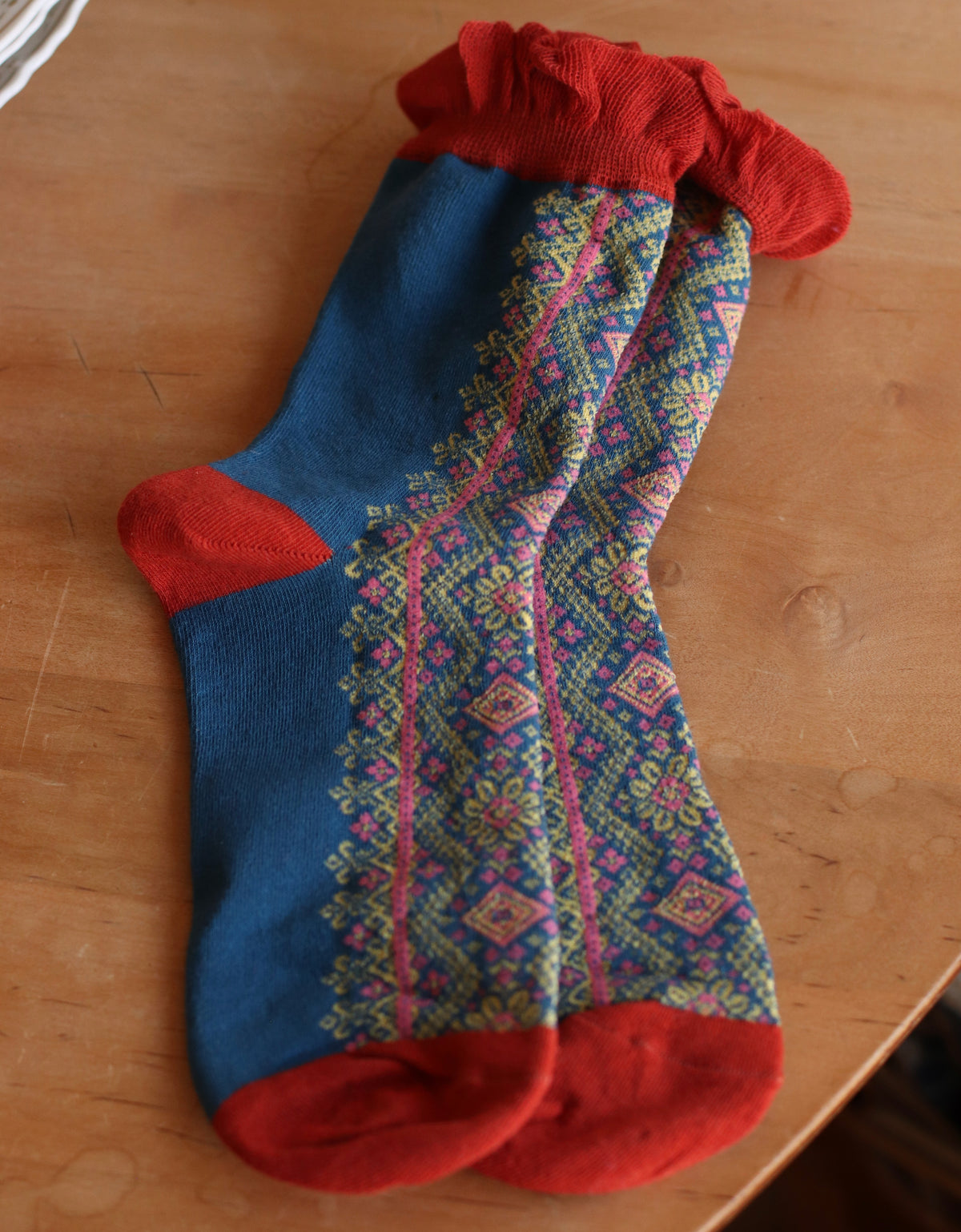 Dune Socks | Graphic Pattern Ruffled Crew Sock, Red
