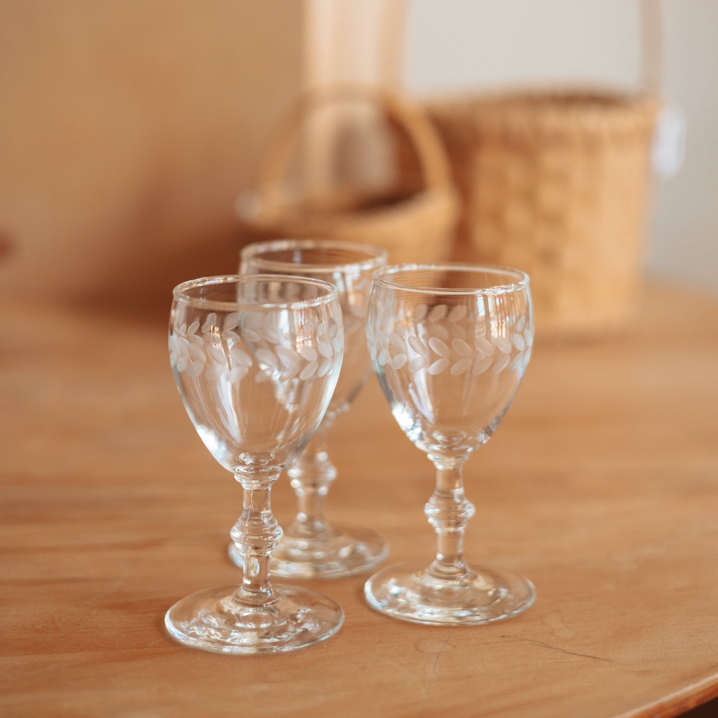 Stemmed Sipper Glass with Etched Leaf Detailing, Set of 3