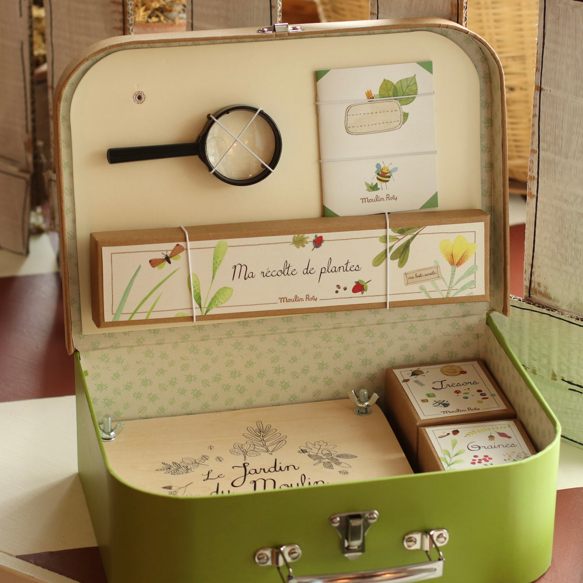 Speedy Monkey | The Botanist Recreational Activity Suitcase