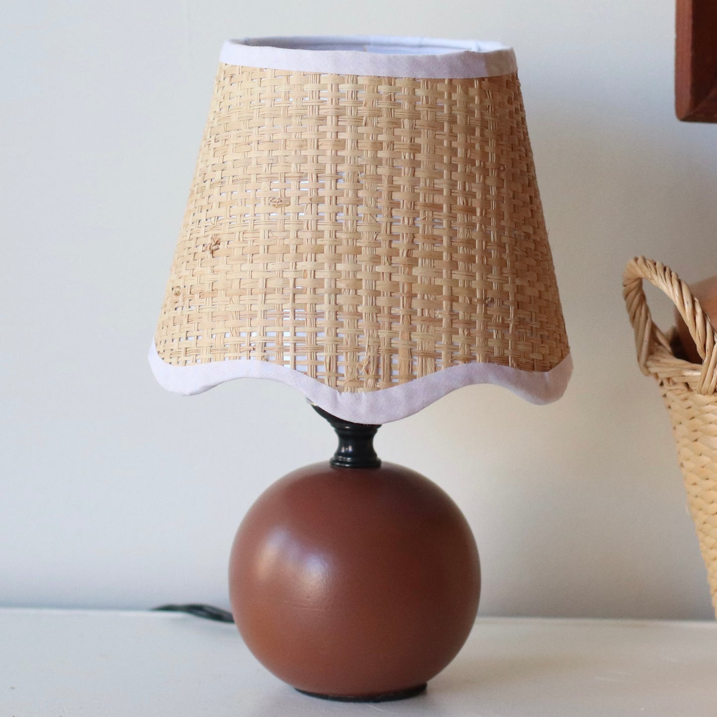 Accent Lamp | Mini Lamp with Scalloped Woven Shade