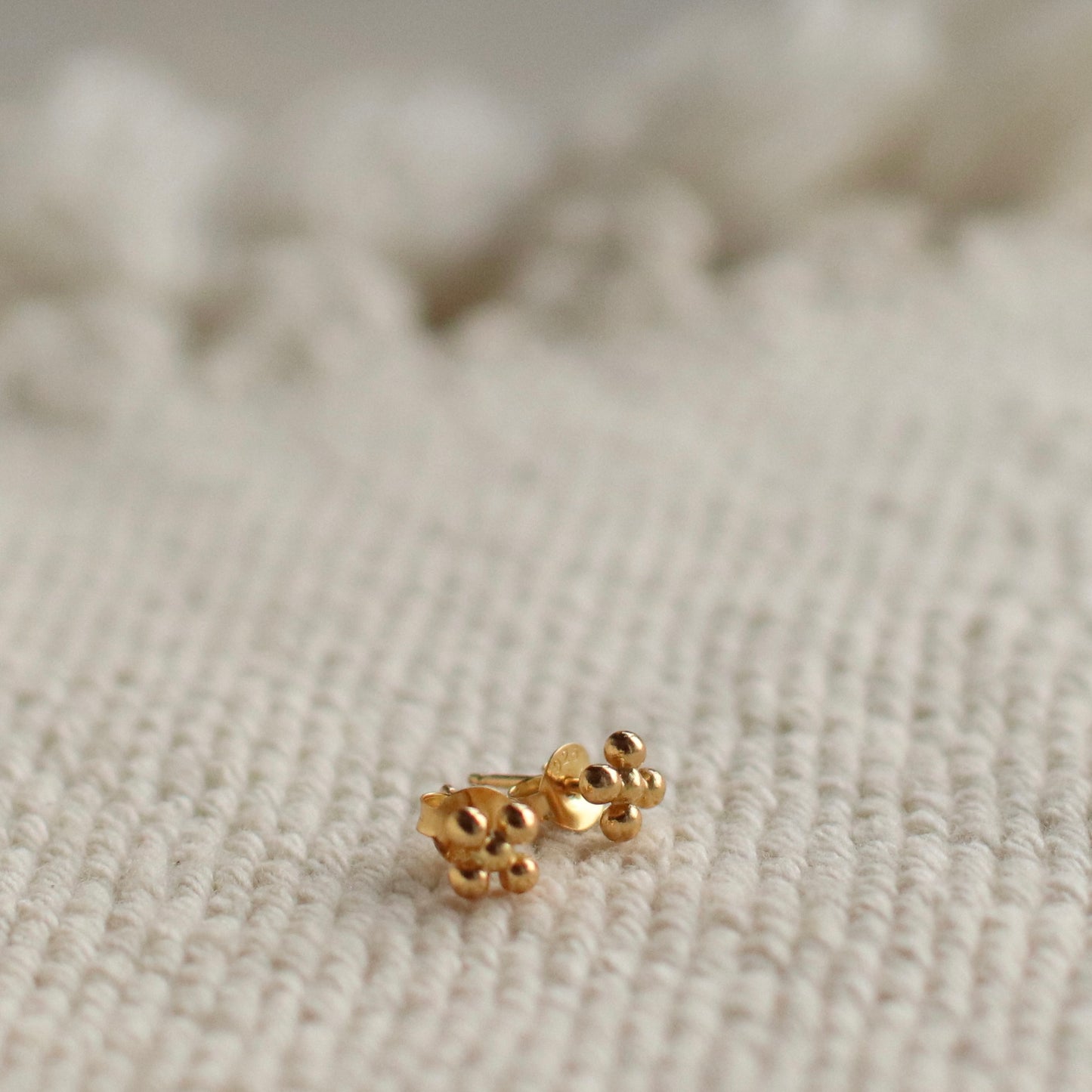 Baizaar | Gold Plated Dotted Flower Stud
