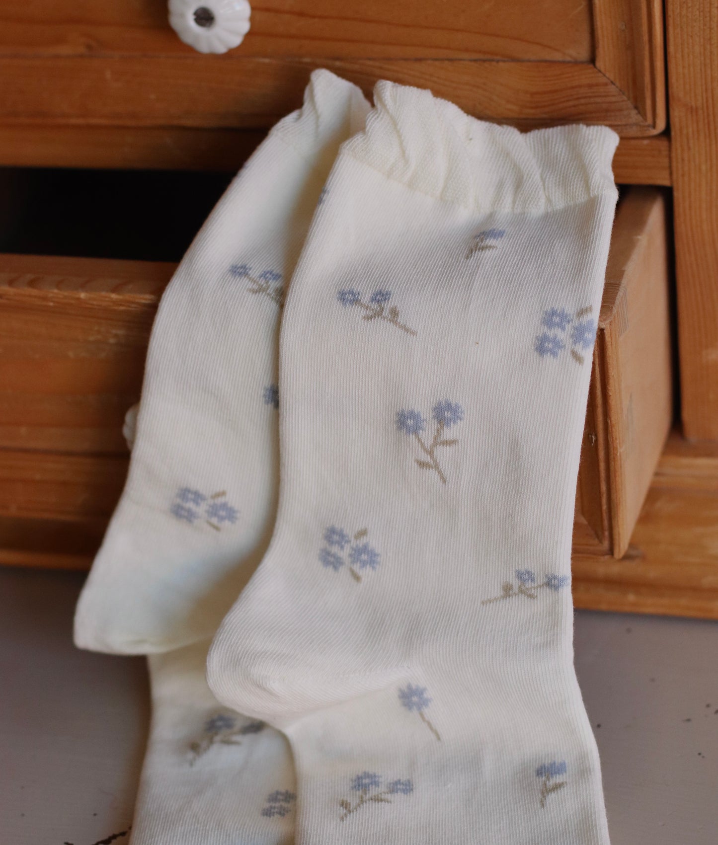 Dune Socks | Ruffle Top Flower Stem Socks, Cream