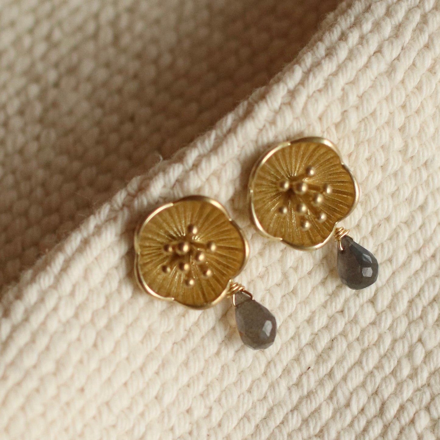 Santore | Water Lily Stud with Labradorite Earrings