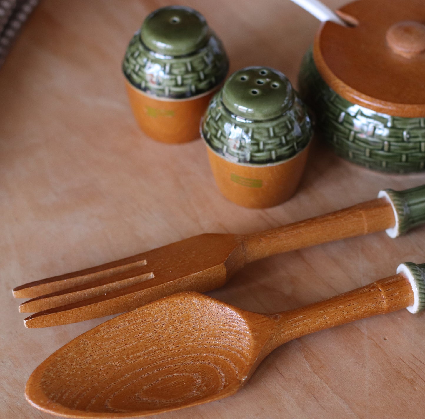 Vintage Japanese Green Porcelain and Wood Serving Set, 5 pieces
