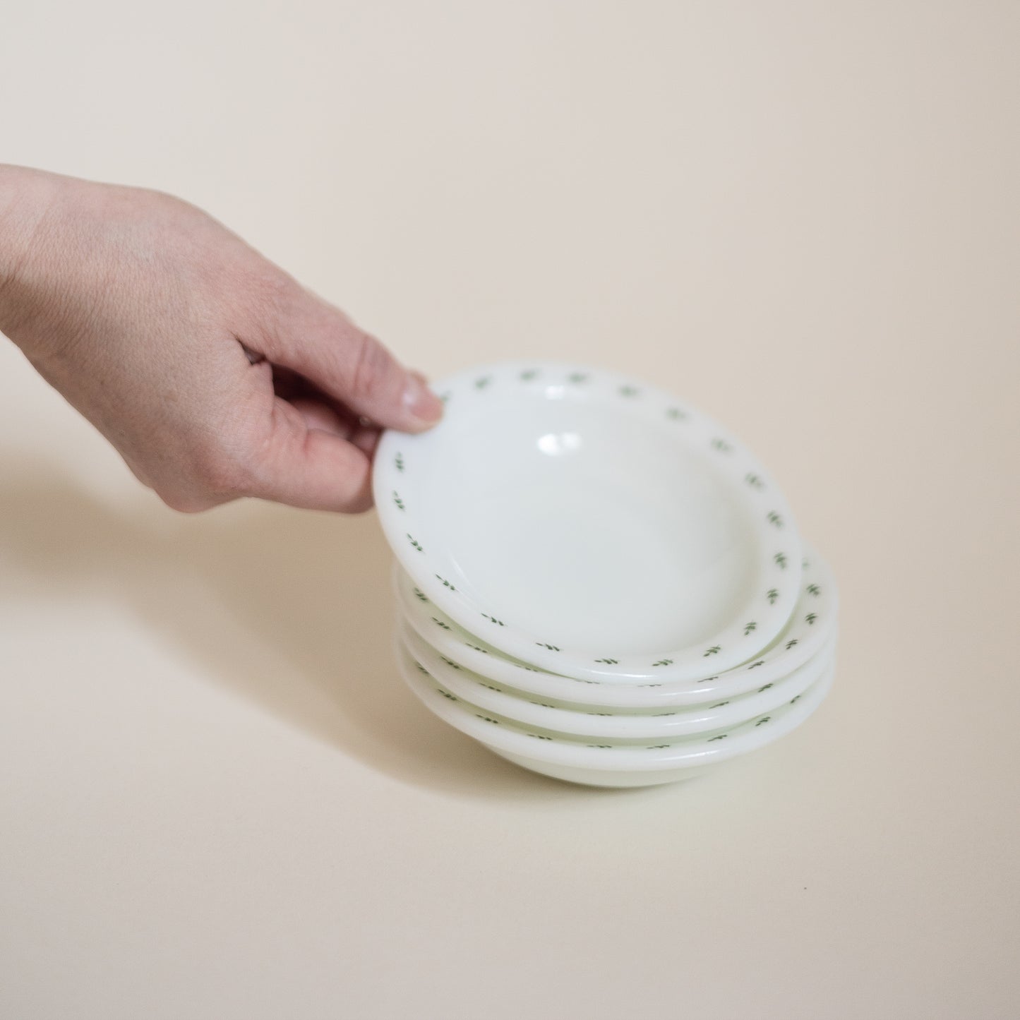 Small Milky Pyrex Dishes, Set of 4