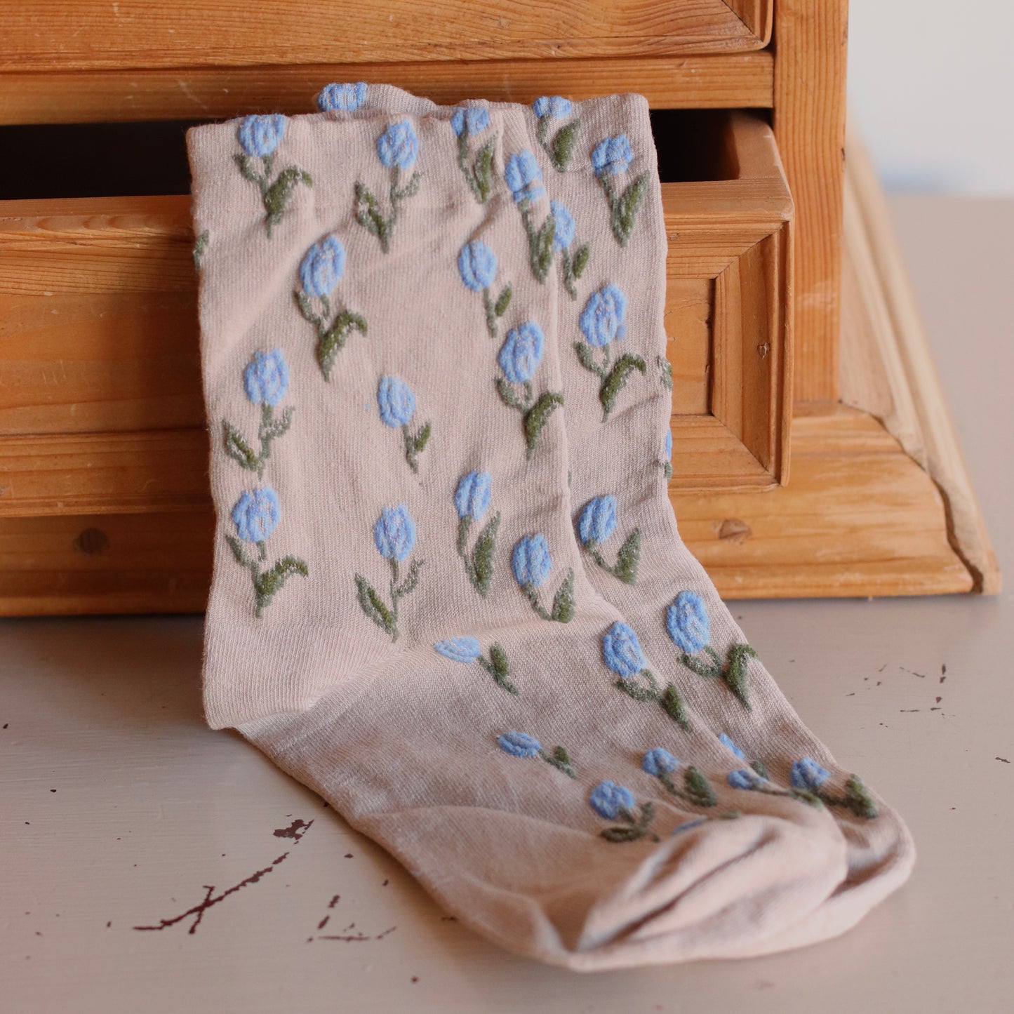 Dune Socks | Embossed Tulip Sock, Khaki