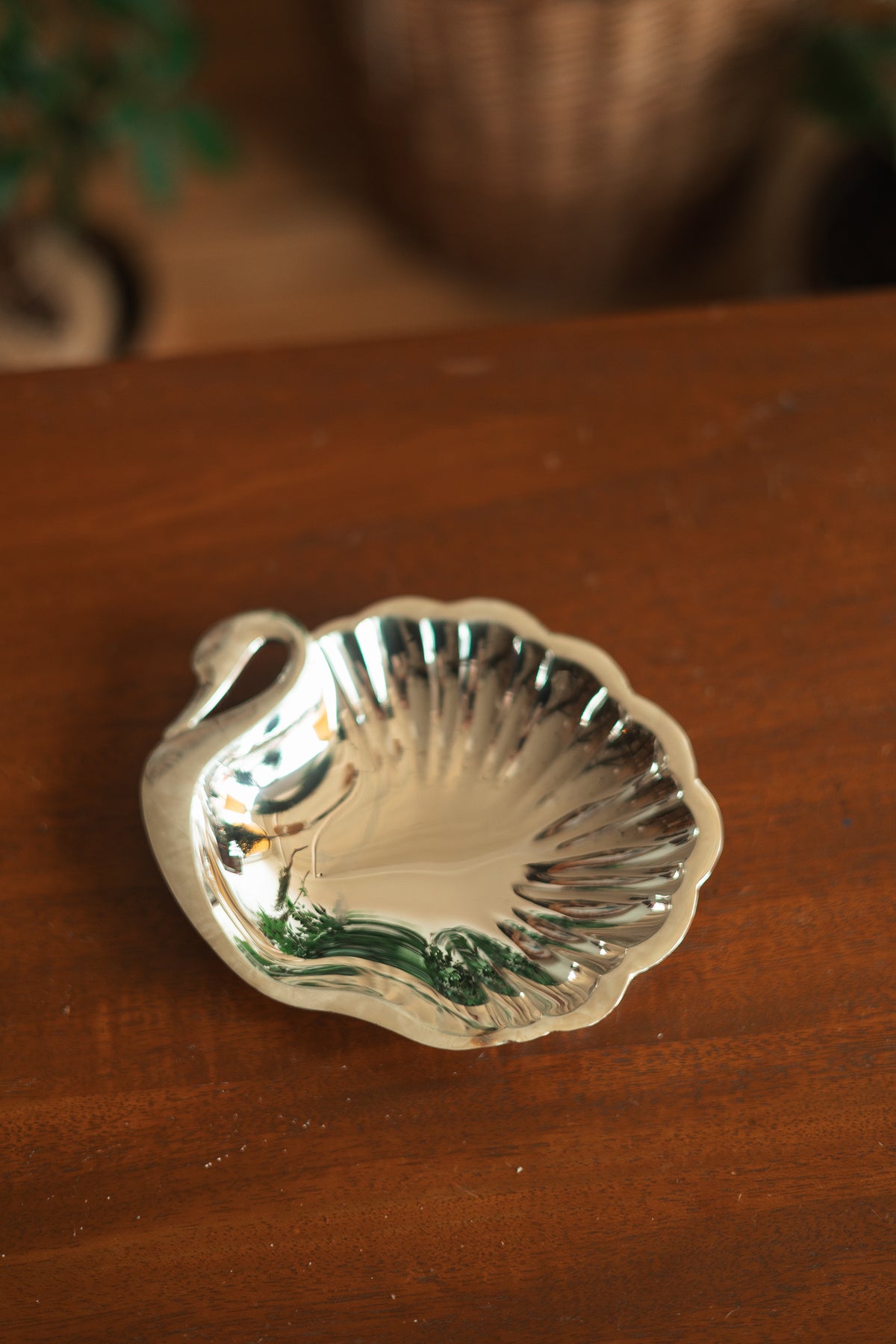 Swan Handled Clam Shell Dish