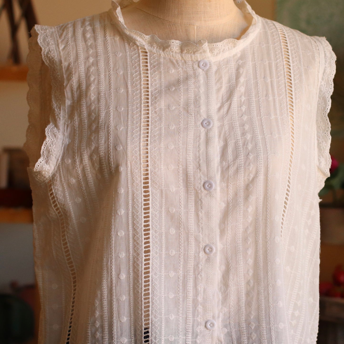 Sleeveless Lace Trim Blouse