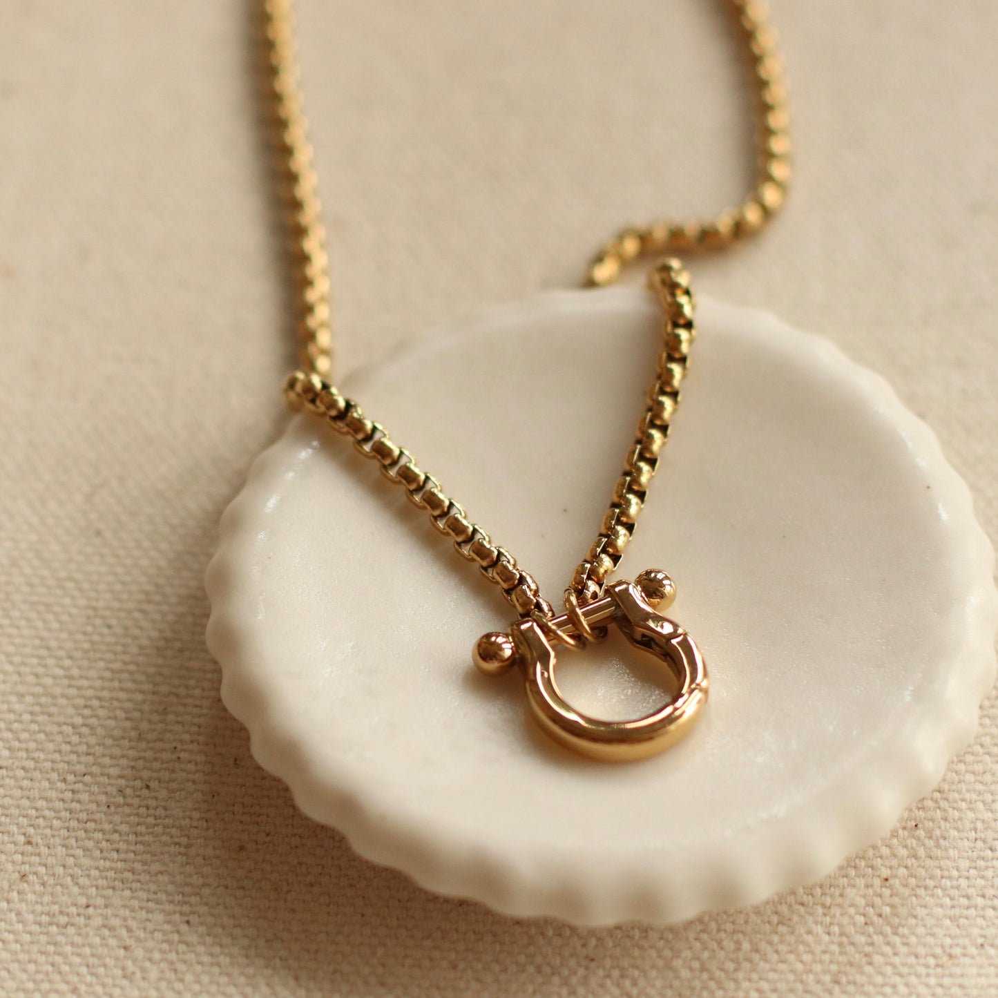 Dune Chain | Horse Shoe Carabiner Charm Holder Necklace, 16"