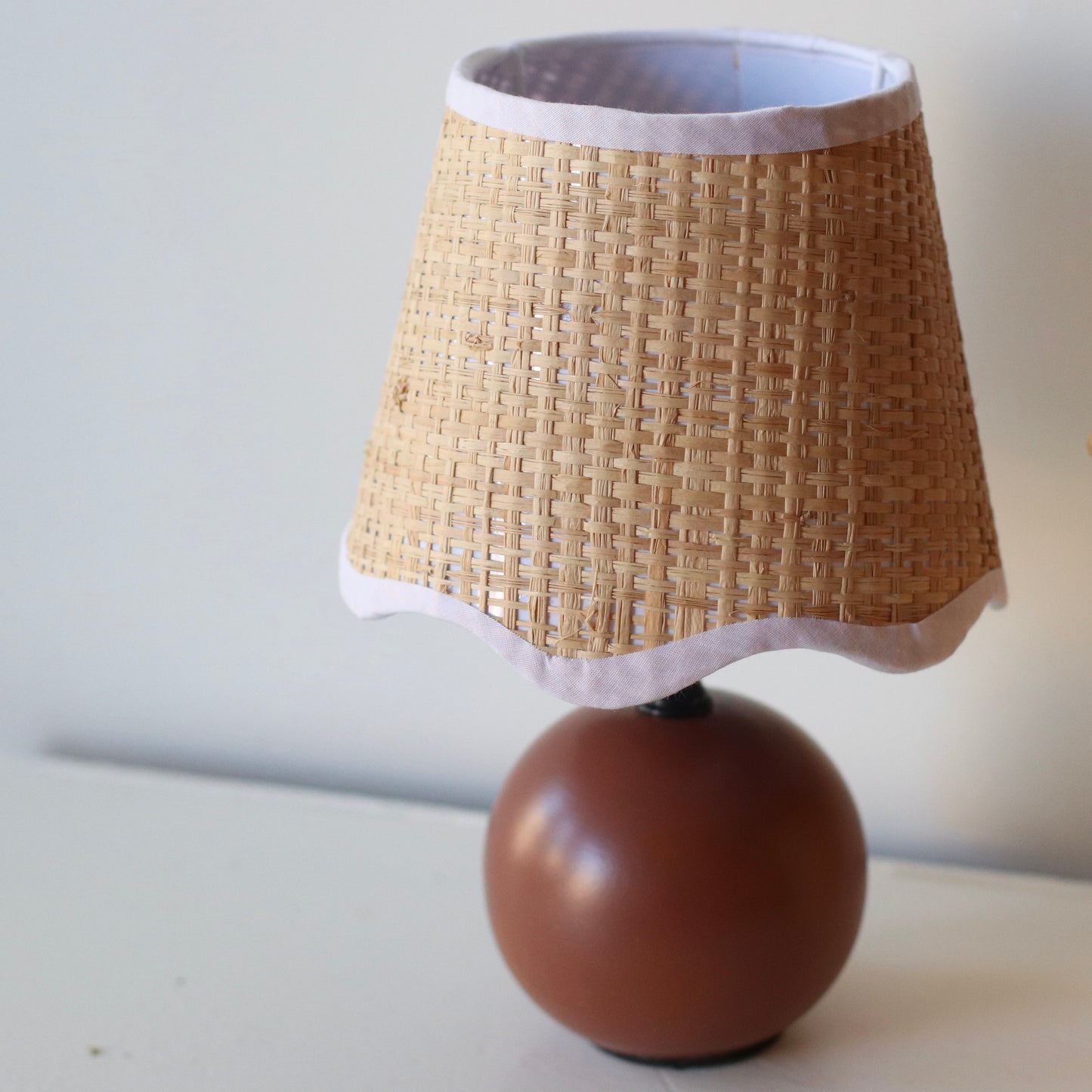 Accent Lamp | Mini Lamp with Scalloped Woven Shade