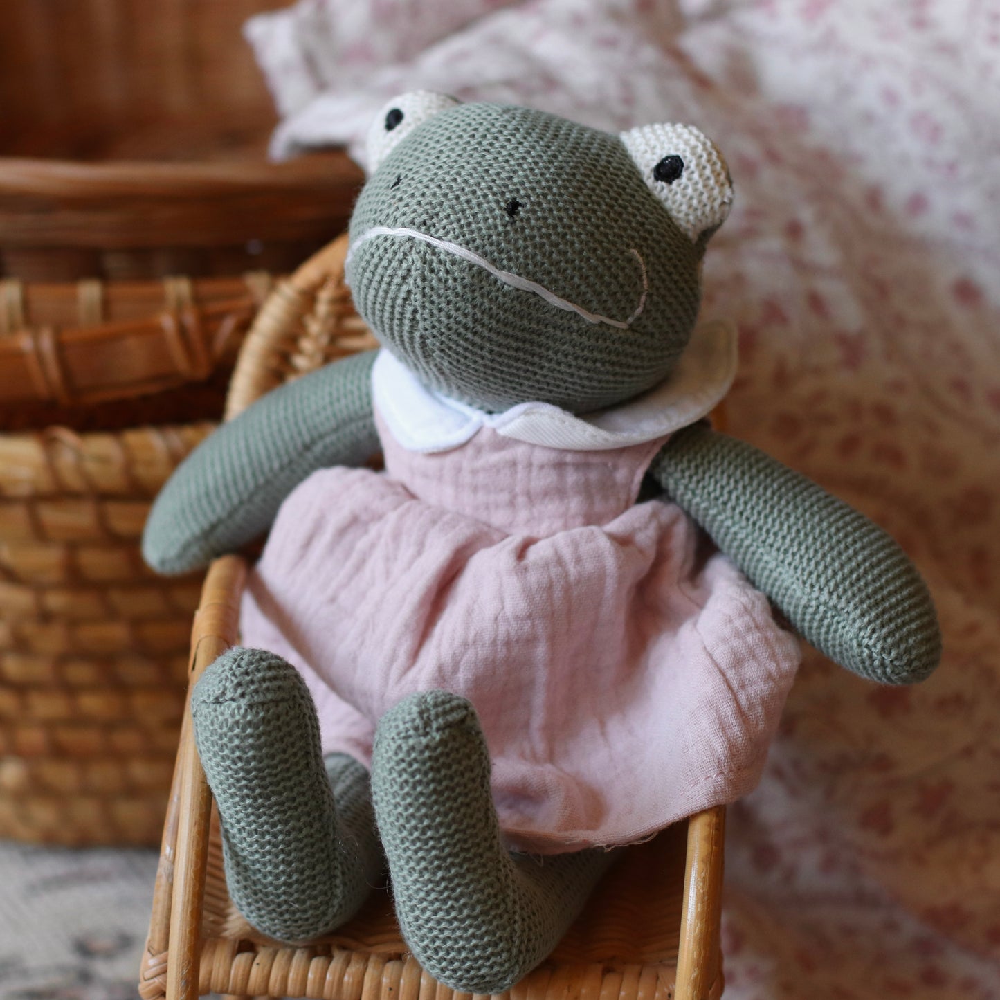 Egmont Toys | Paulette the Frog