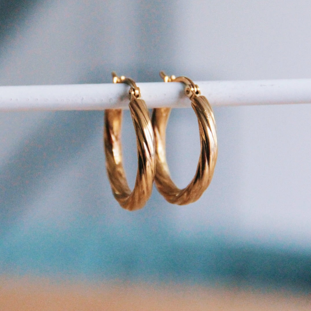 Bazou | Stainless Statement Twisted Gold Hoop, 25mm