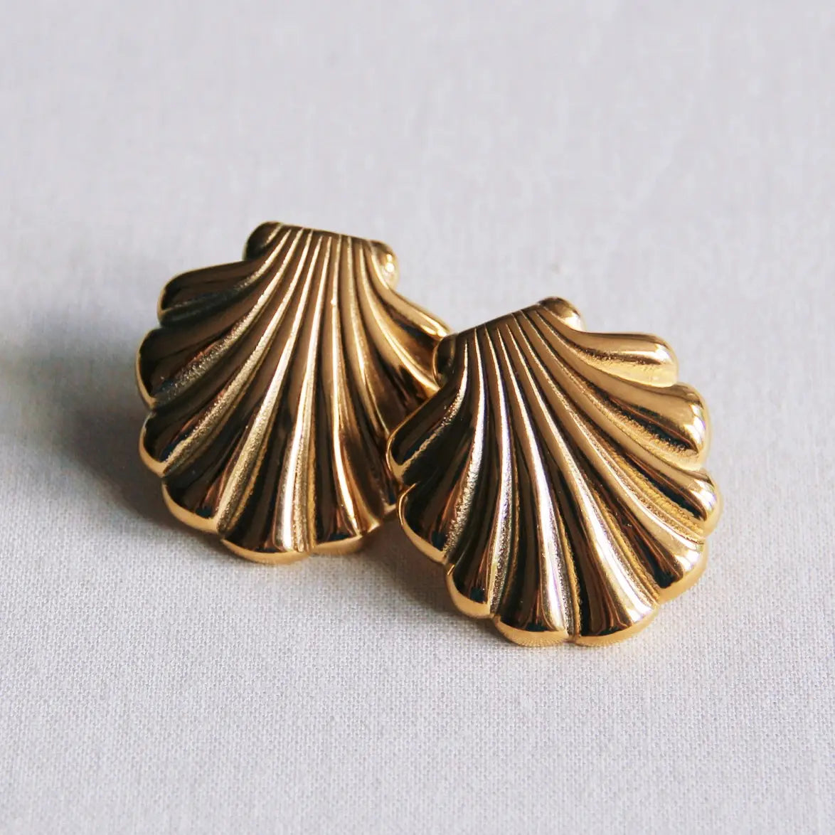 Bazou | Stainless Steel Statement Gold Shell Studs