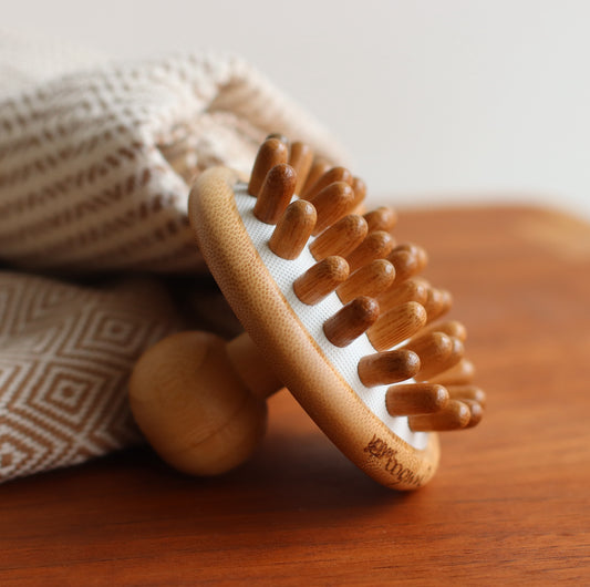 Bamboo Switch | Stimulating Scalp Massager