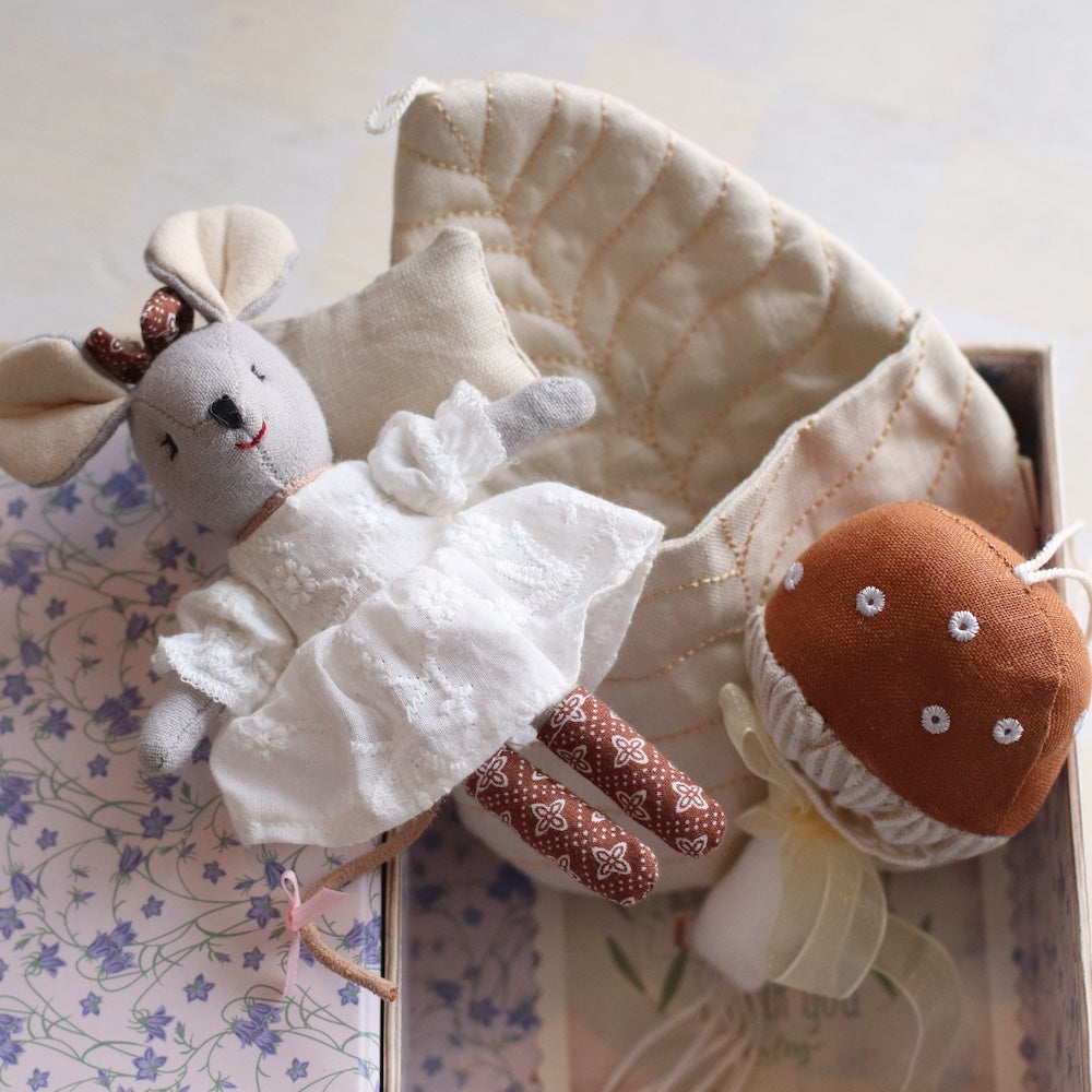Levlovs | Mouse and Mushroom Wonder Forest Set, Mini Doll in Book Box