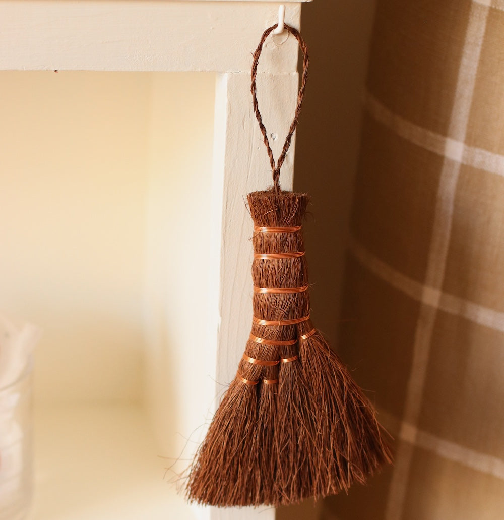 Fodory | Mini Palm Leaf Brush