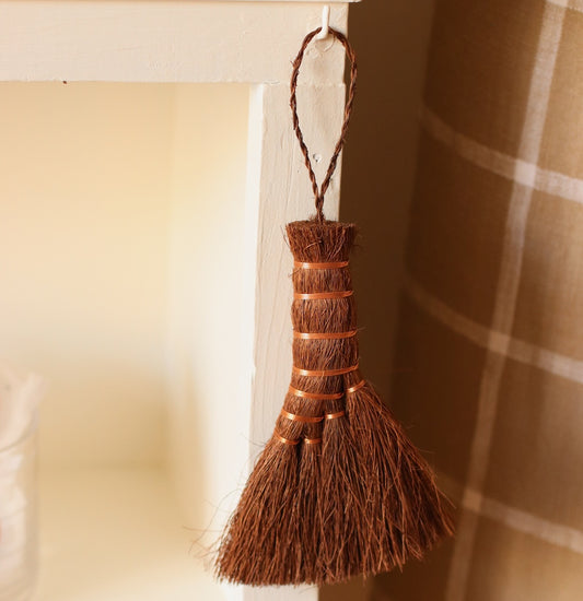 Fodory | Mini Palm Leaf Brush