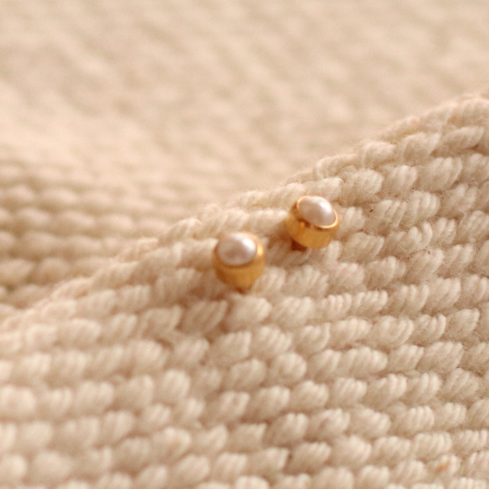 Vintage Avon Pearl Posts