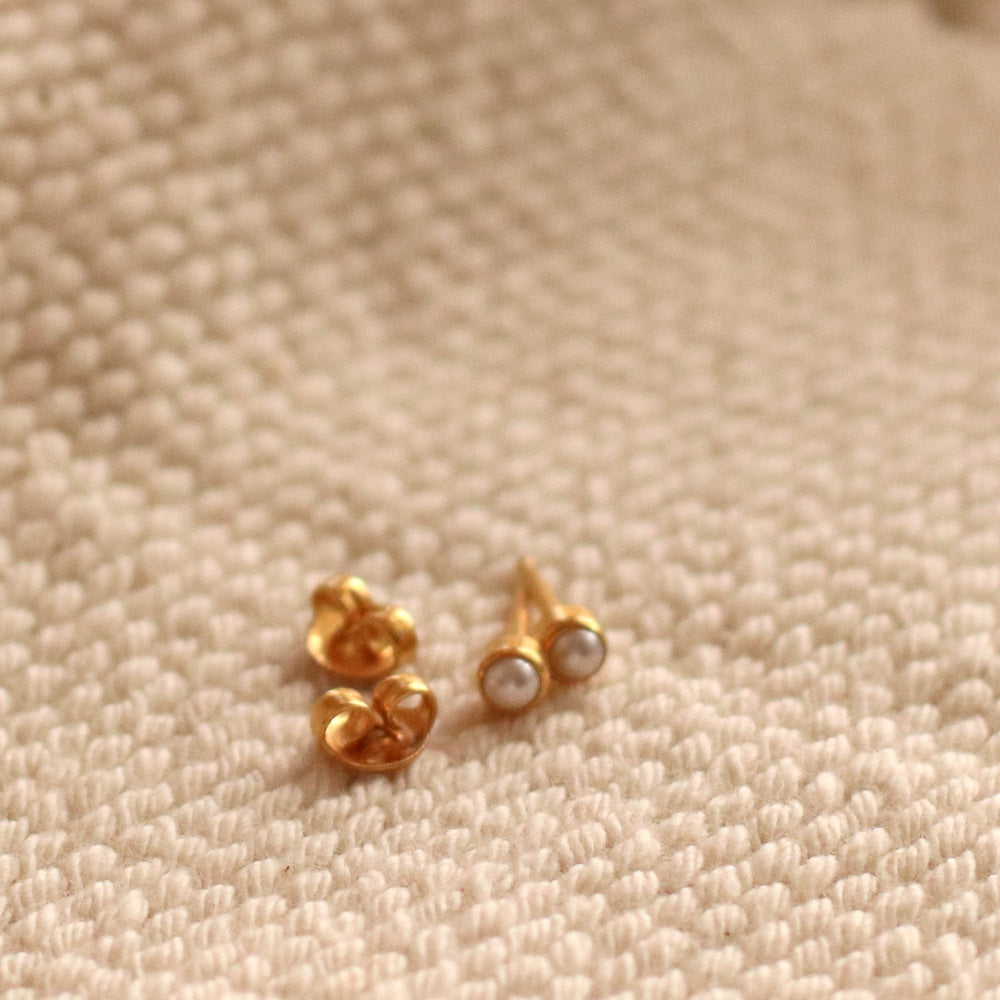 Vintage Avon Pearl Posts