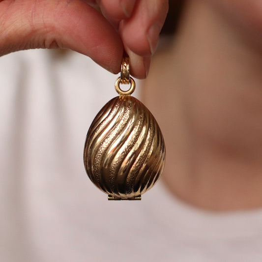 Vintage Chunky Avon Locket