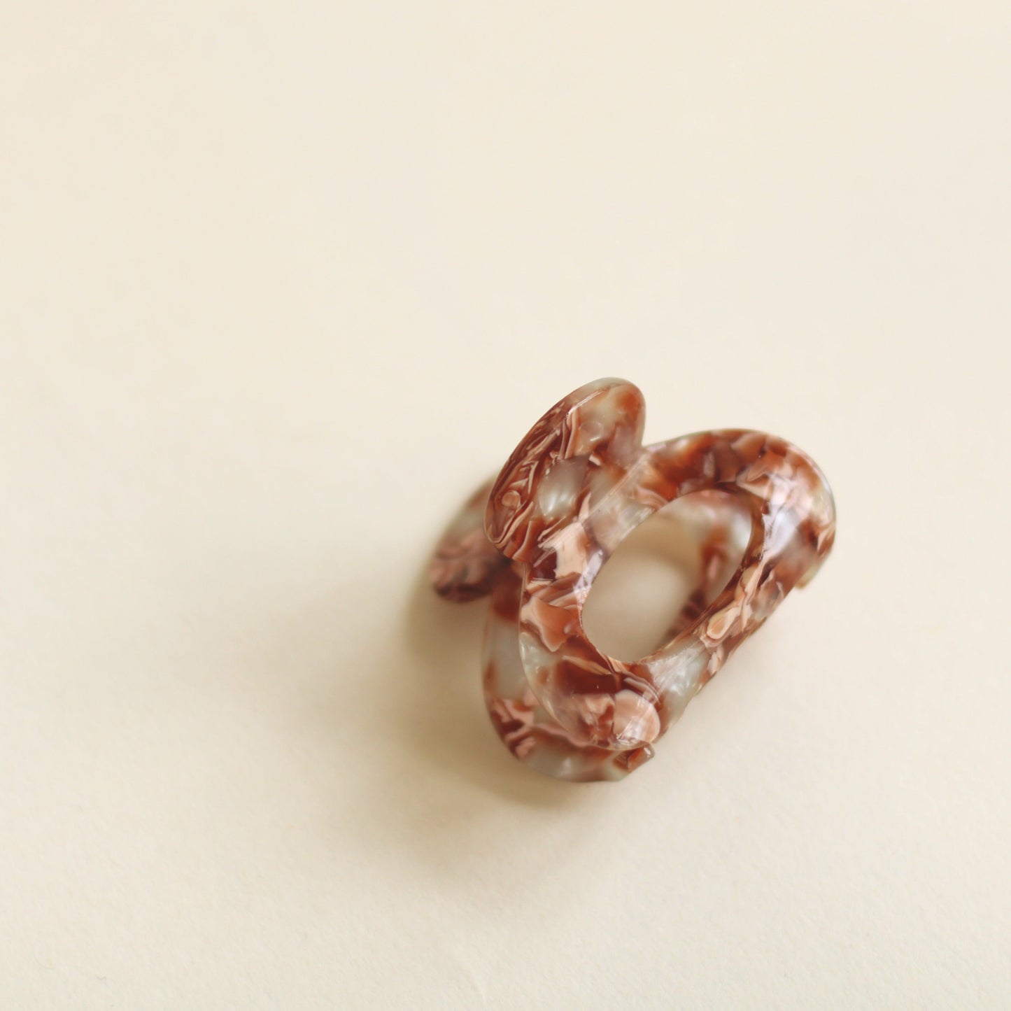 Oval Dainty Clip in Pink Marble