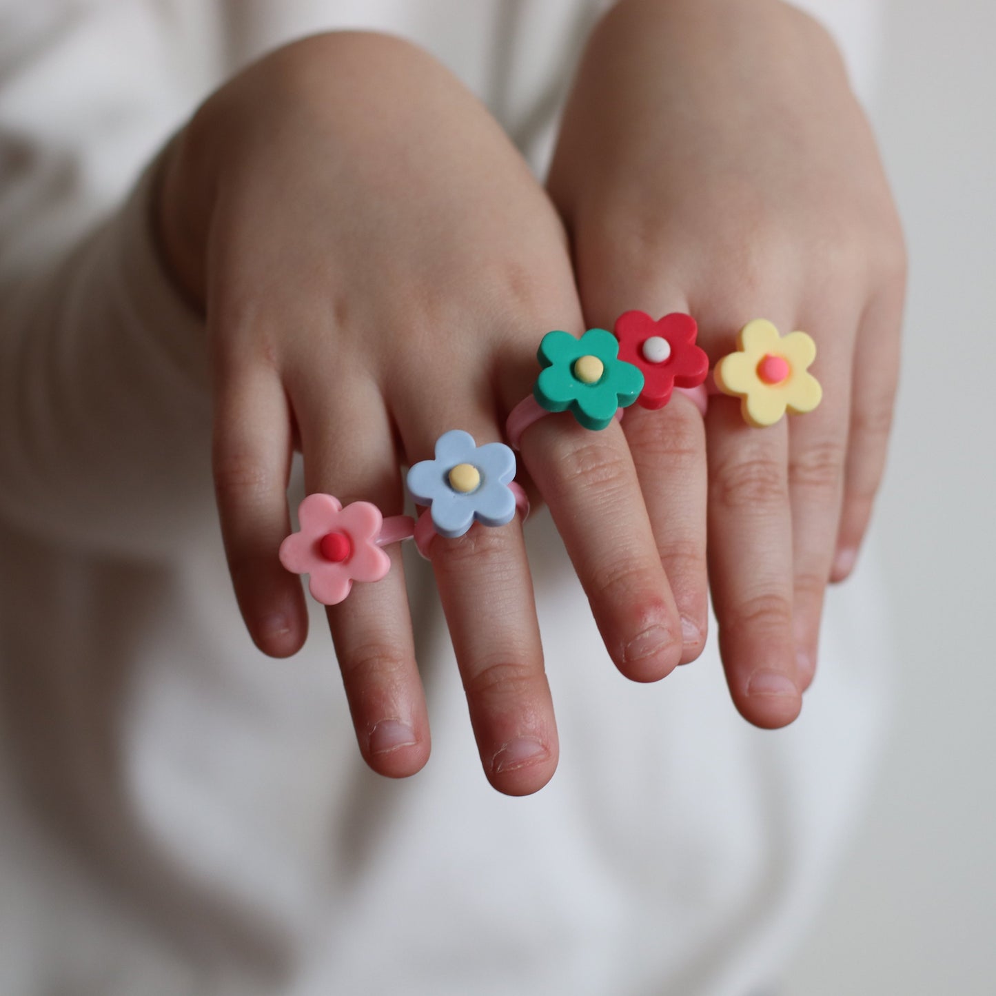 Tangle Shiny Stars | Flower Band Ring, Blue