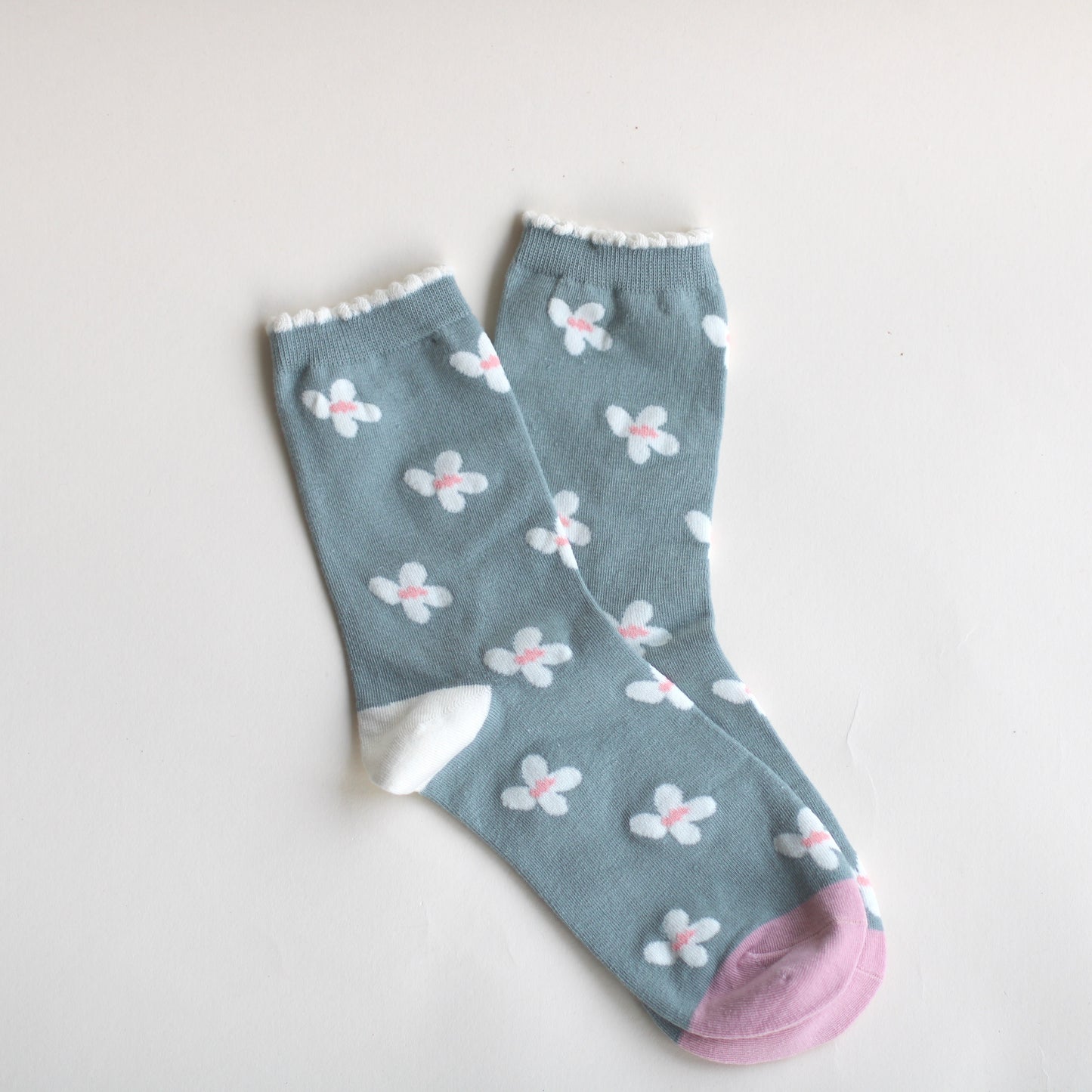 Spring Floral Socks, Pink Center Daisy