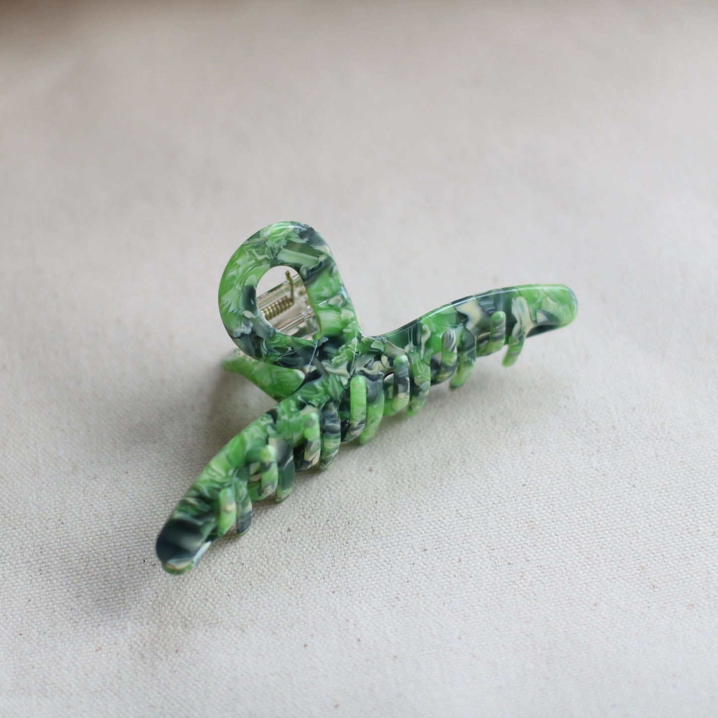 Anarchy | Spring Green Marble Clip