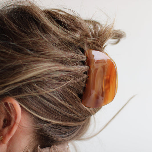Anarchy | Solid Oval Hair Clip in Light Brown