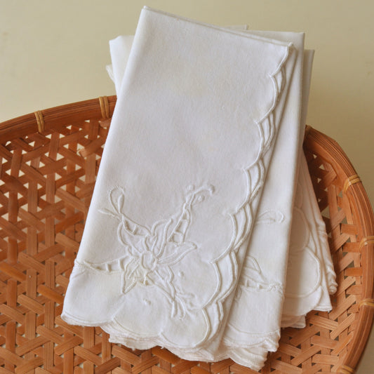 White Threaded Scallop Cloth Napkins, Set of 6