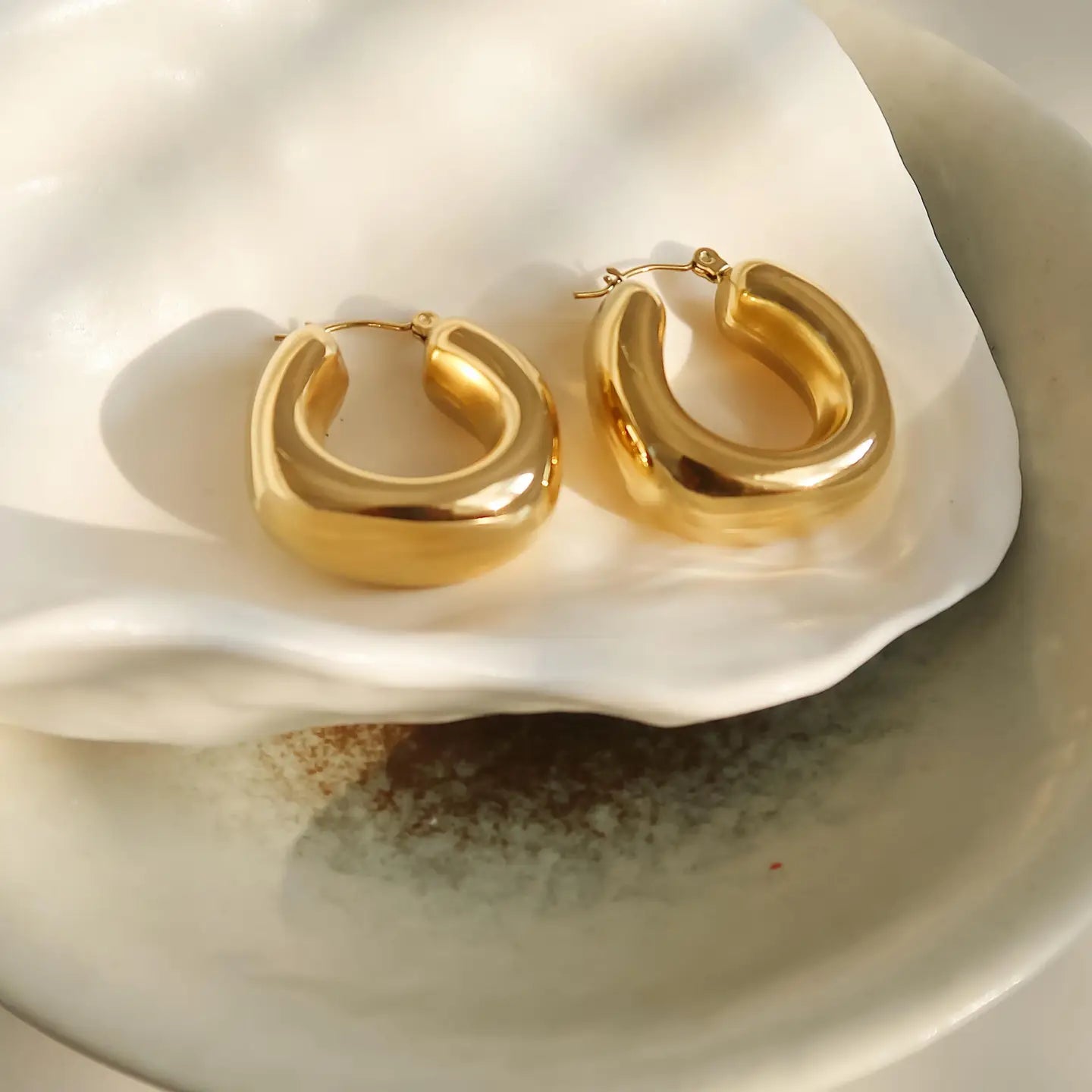MAIQ | Chunky Hoop Lever Back Earrings