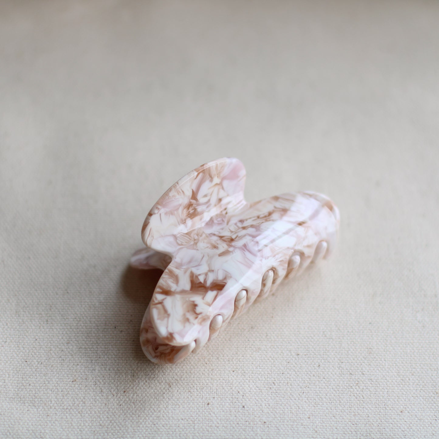 Anarchy | Neutral & Pale Pink Marble Clip