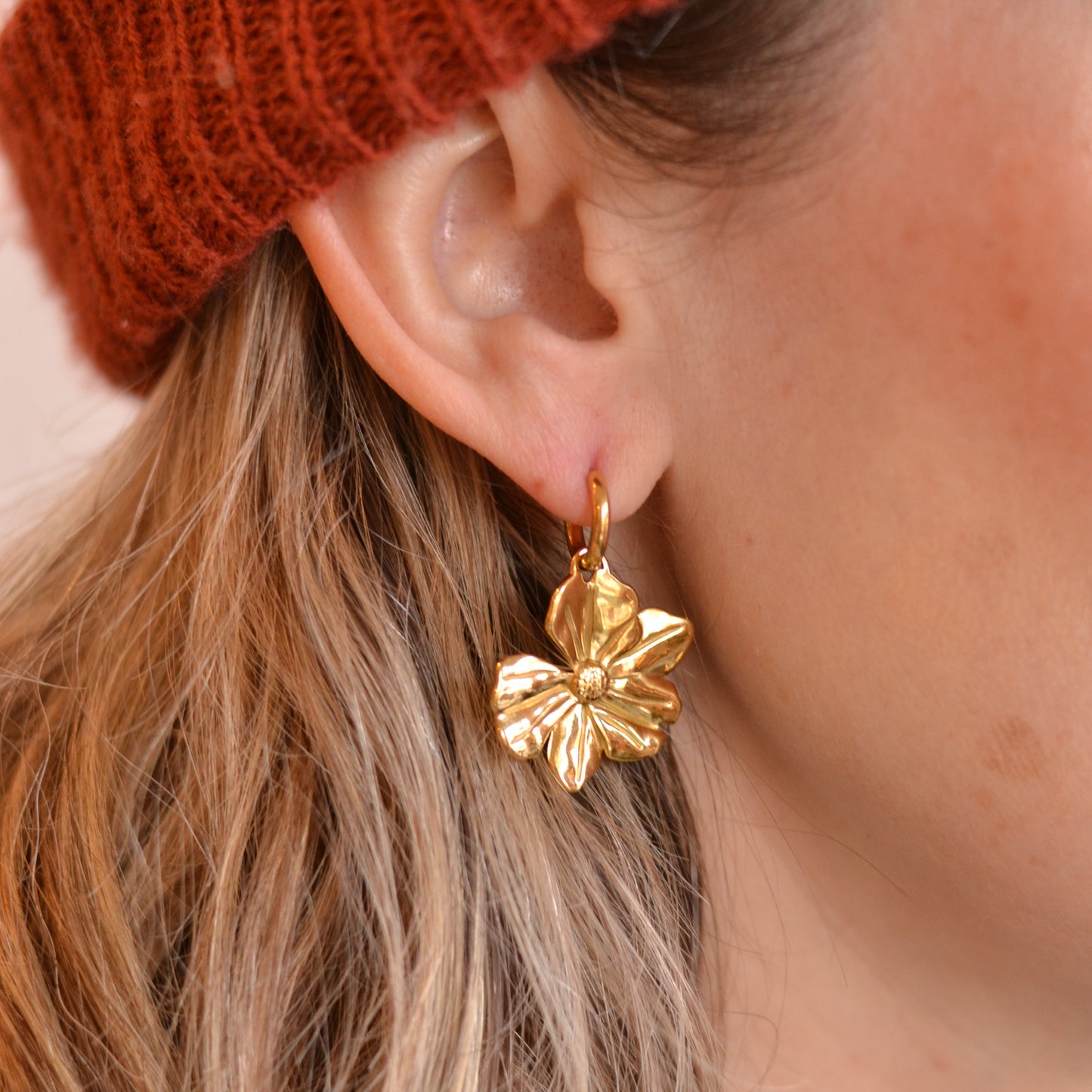 Bazou | Drop Flower on Hoop Earring, Stainless Steel