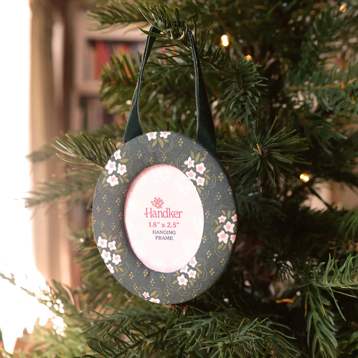 Handker | Green Pearl Fabric Frame Ornament