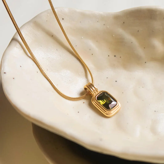 MAIQ | Green Stone Square Pendant Necklace