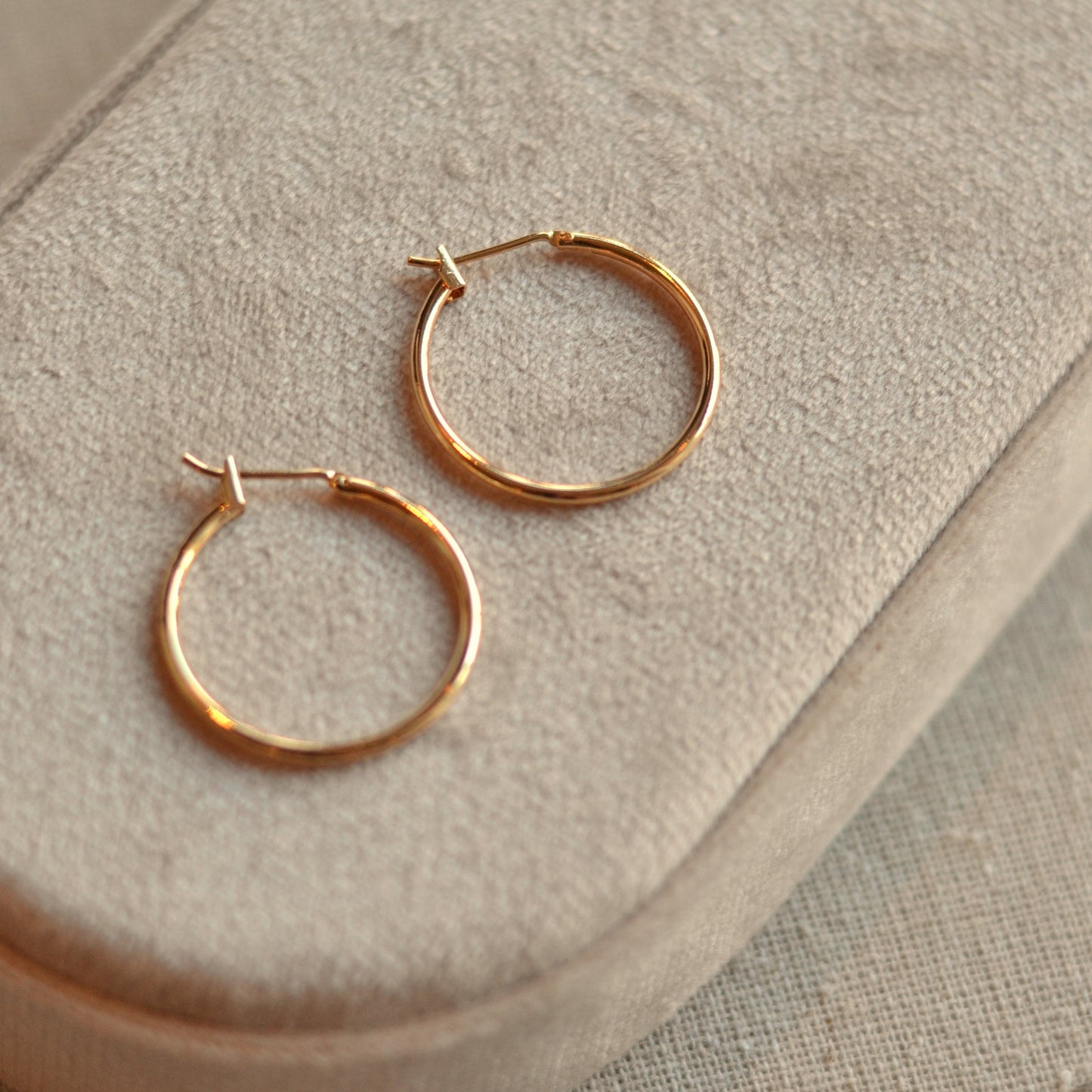 Dune Hoops | Gold Everyday Hoops, 25mm