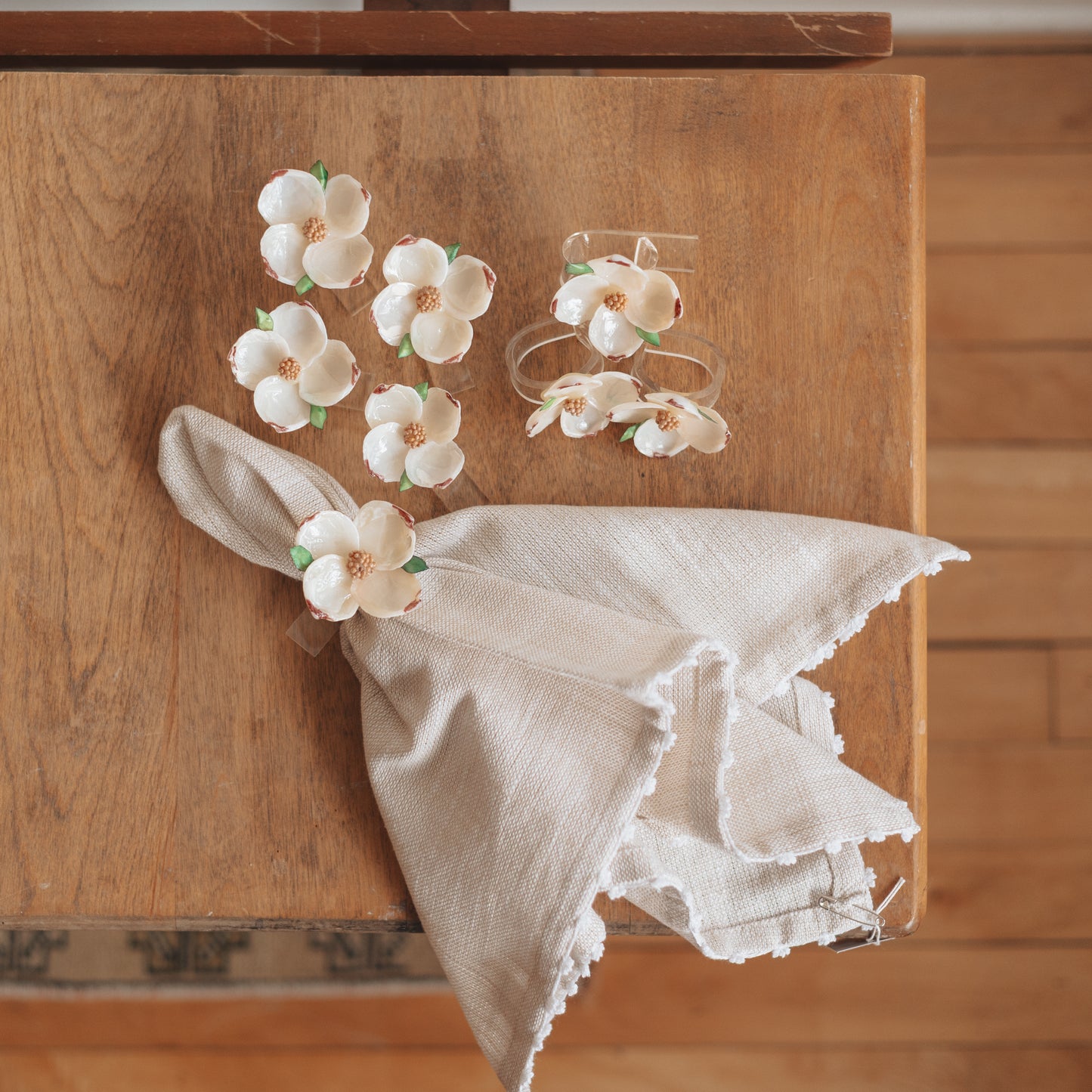 Magnolia Plastic Napkin Rings, Set of 8