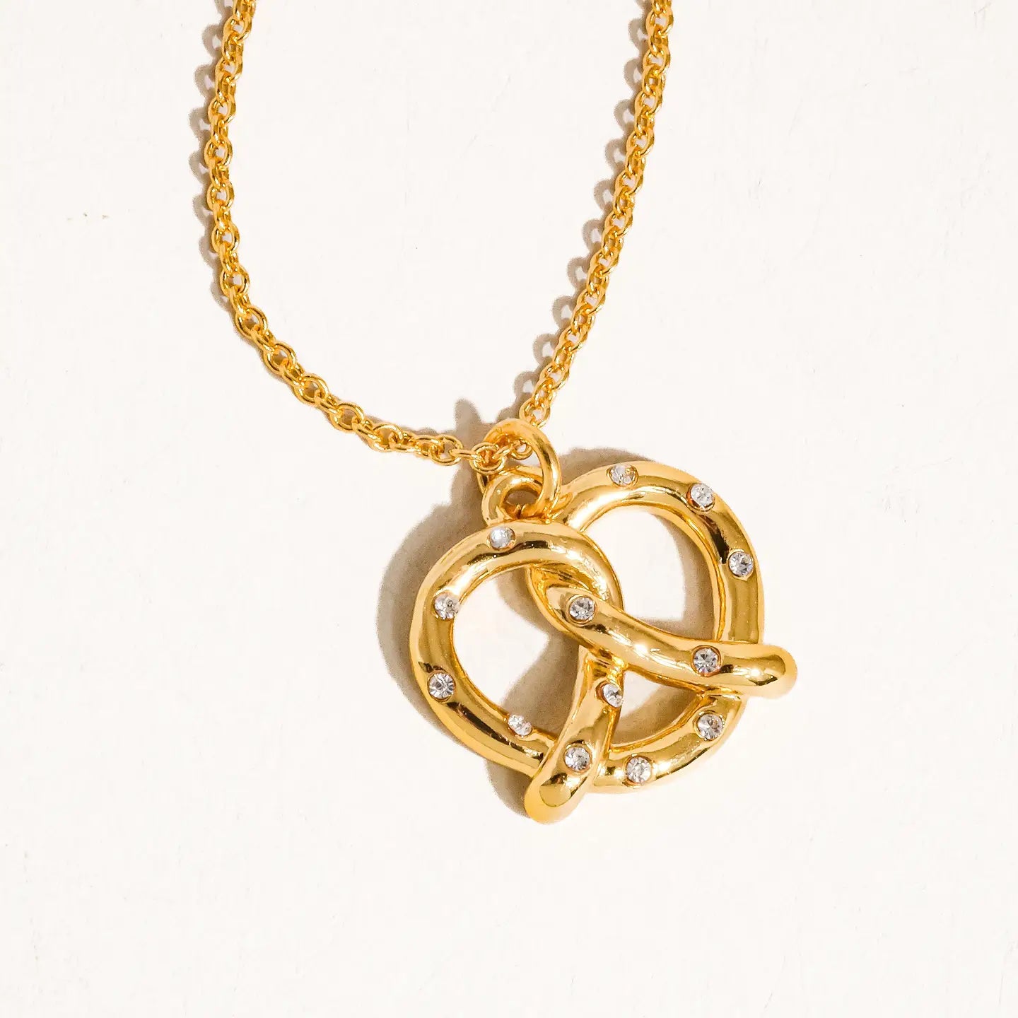 MAIQ | Gold Pretzel Necklace