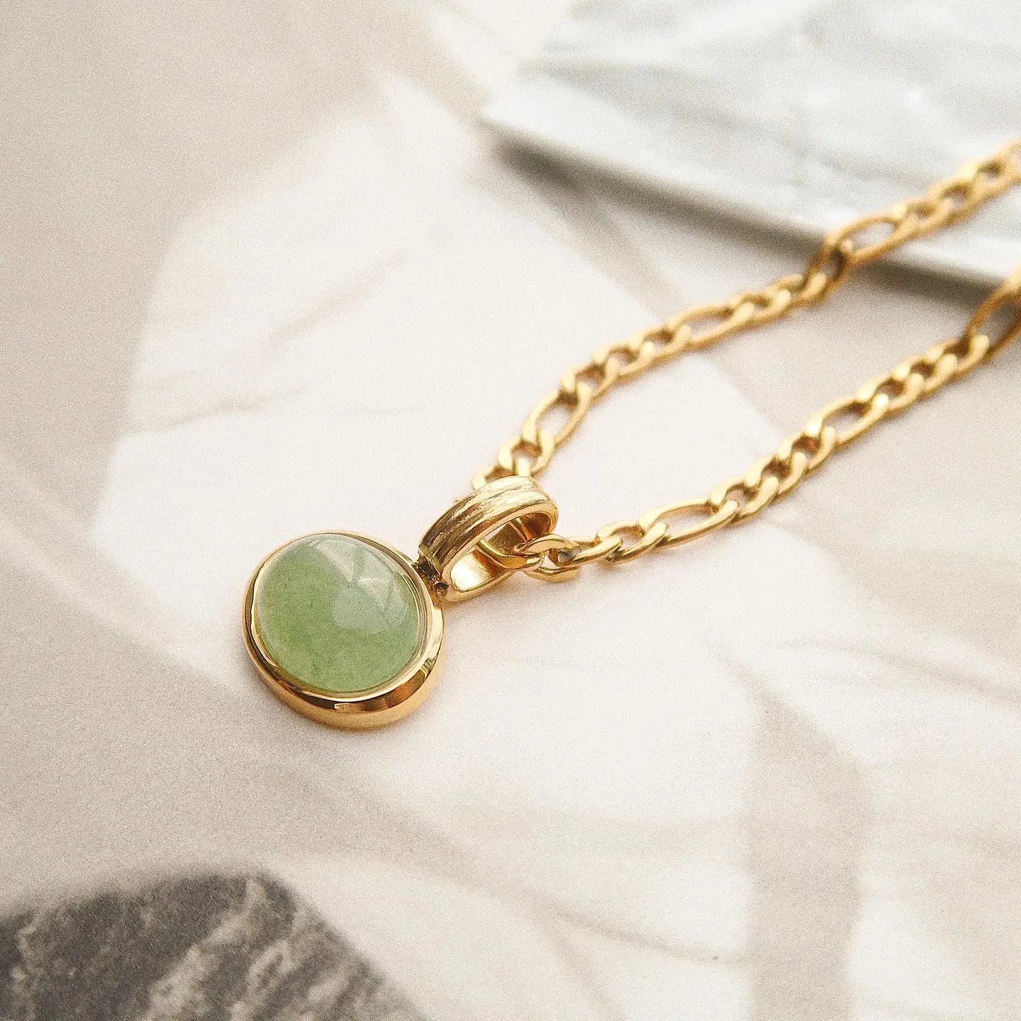 MAIQ | Round Green Pendant Necklace