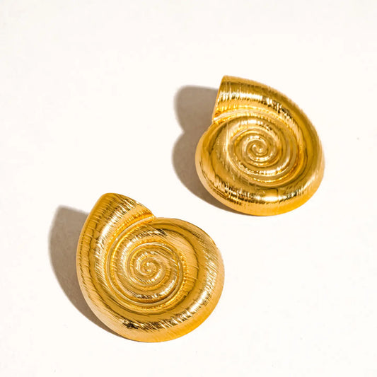 MAIQ | Large Seashell Stud Earrings