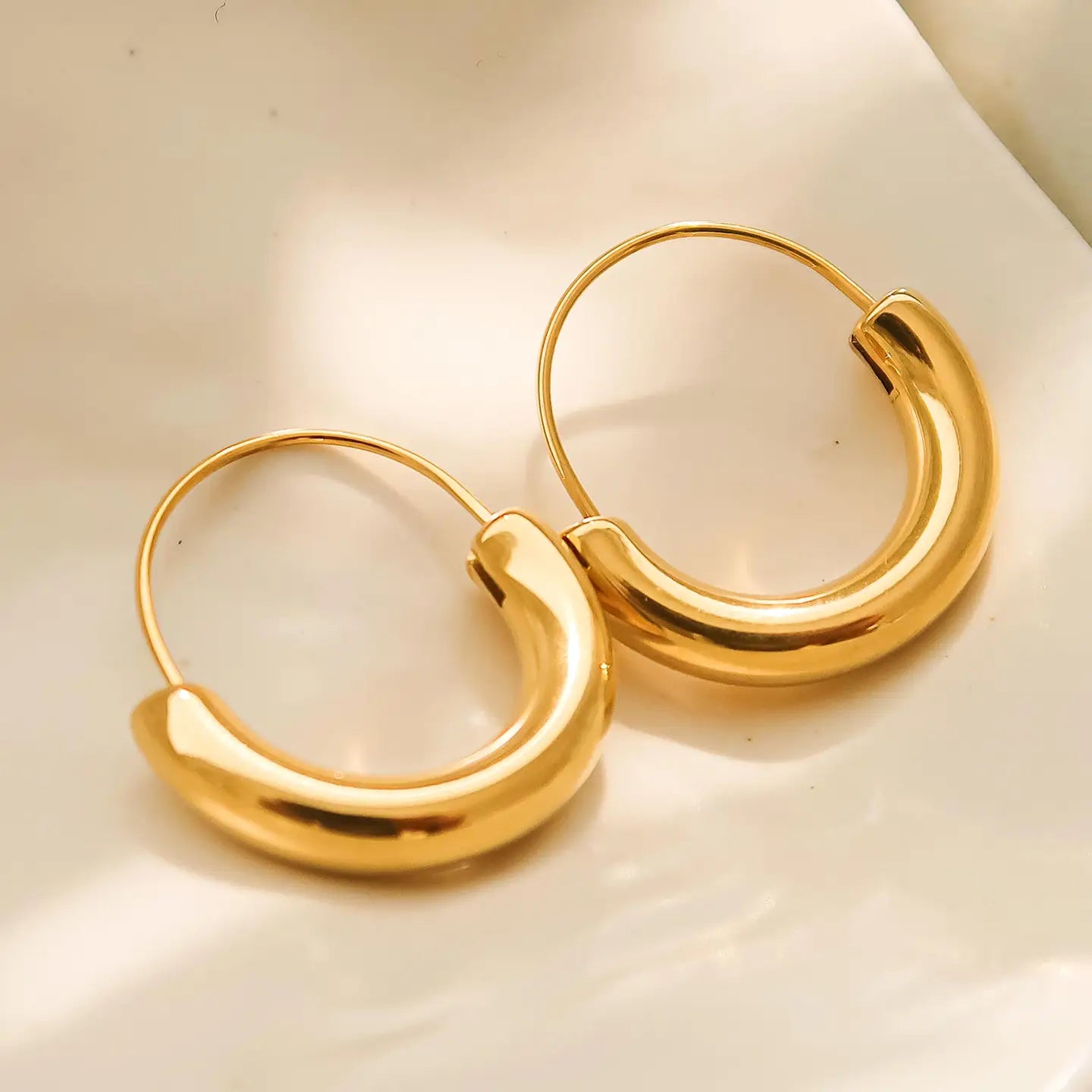 MAIQ | U Shape Hoop Earrings