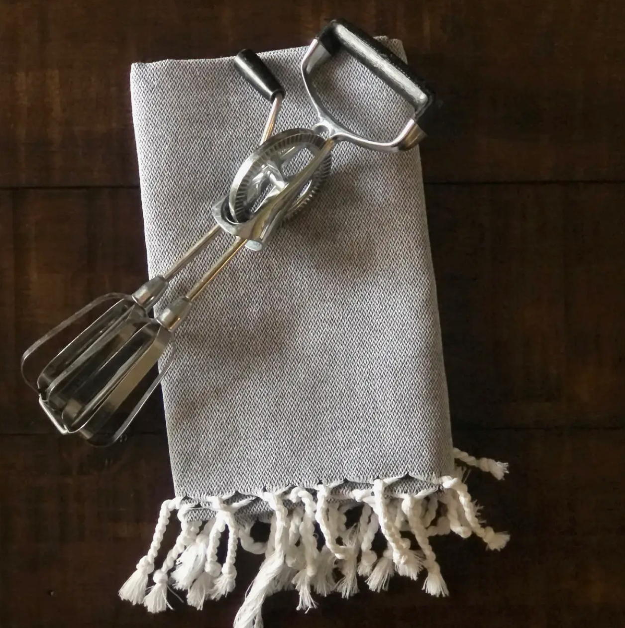Riley Land Collection | 100% Turkish Cotton Hand Towel in Charcoal