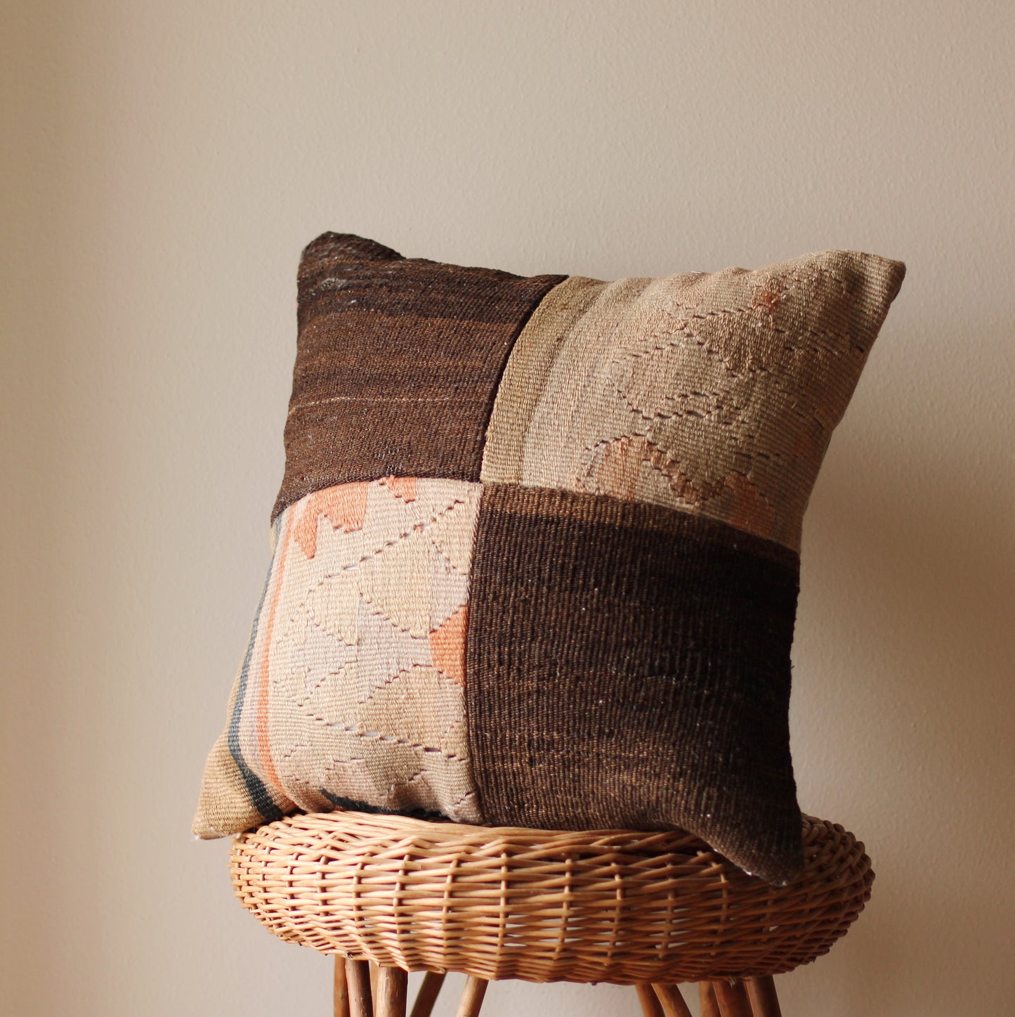 Kilim Pillow | 16x16" brown patchwork, 037