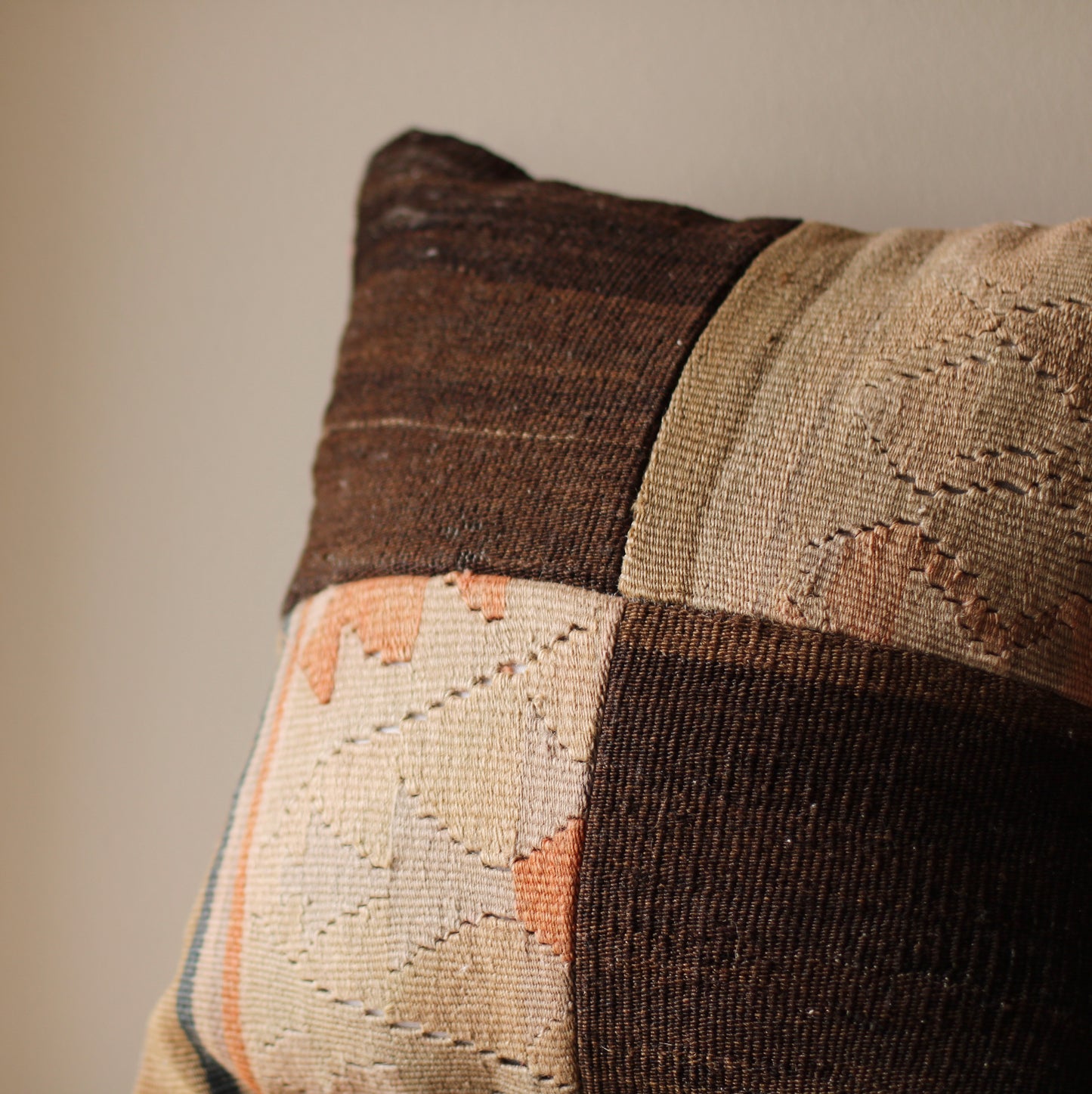 Kilim Pillow | 16x16" brown patchwork, 037